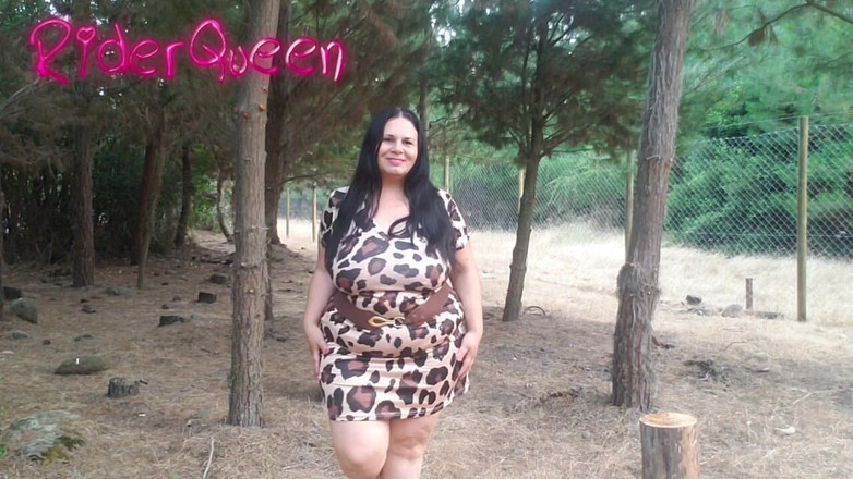 Riderqueen BBW Step Mom Latina Ebony: Venerarea curului cu mama vitregă sexy în aer liber