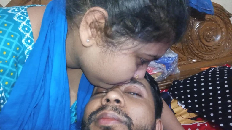 Desi Video BD: Bangladeshi Hot Sexy Figure Bhabhi with Her Naughty Boyfriend