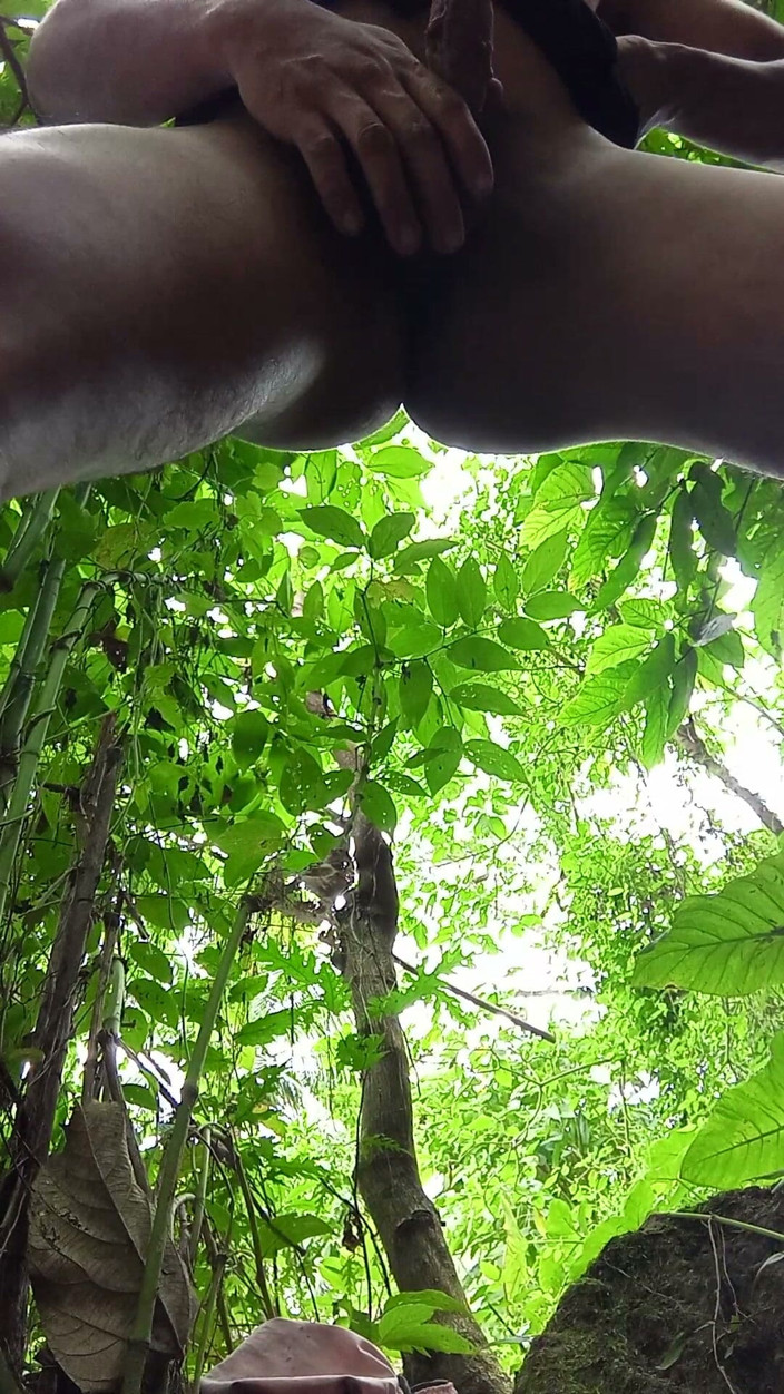 Hornytan: Jungle Masturbate I Need to Go Out for Horny