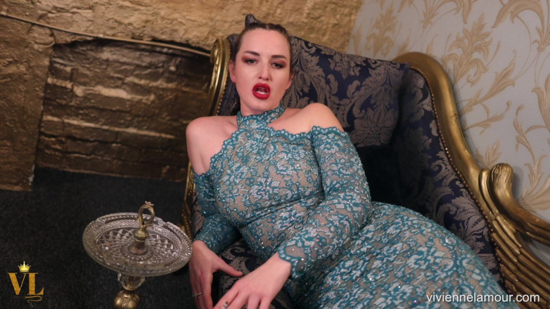Vivienne l'Amour: Vivienne L'amour - Smoke and Stroke with Goddess 1080p Full HD