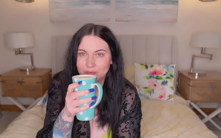 MissFFW: Miss Ffw Gives Humiliating Dick Rating
