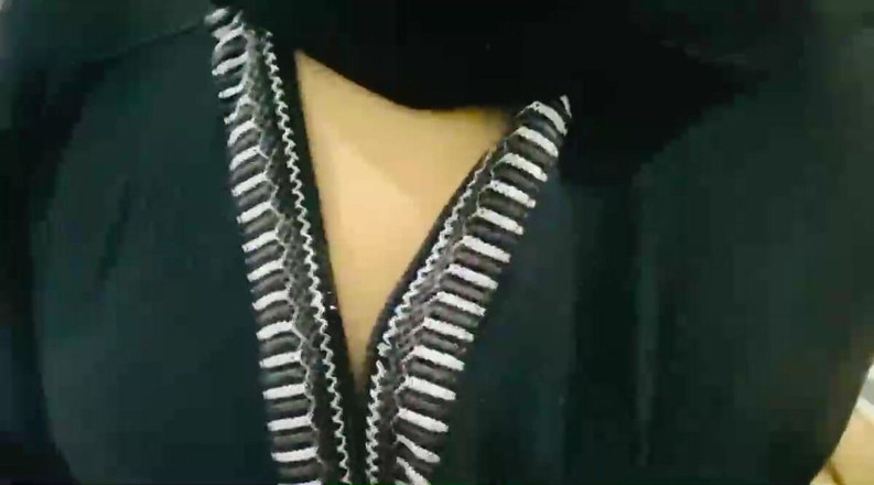 Arabicqueen: Indická učitelka tisk muslimská hidžábská dívka Prsa