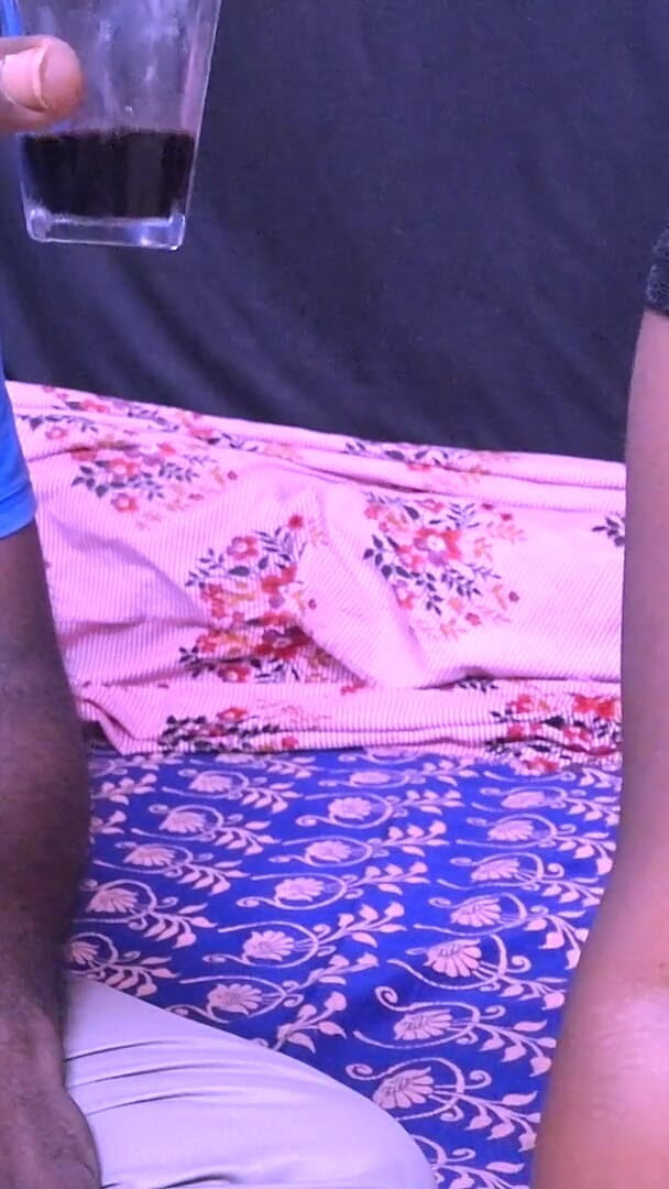 Sesso bollente tra un insegnante tamil e il padre studente (Delight roses) Hot Sex Between a Tamil Teacher and Student Father (Delight roses)