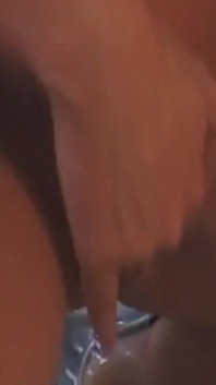 Slintající tlustá mrdka po nedbalé deepthroat dokončení