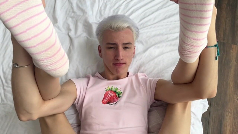 Sandro Jenner: Słodki twink zostaje ostro wyruchany w dupę przez faceta i...