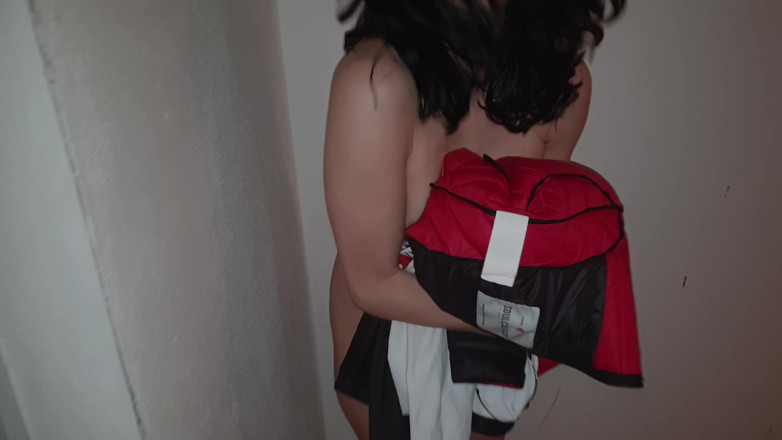 DedeDeville: Sesso Pubblico Molto Rischioso per Soldi Sulle Scale Dada Deville