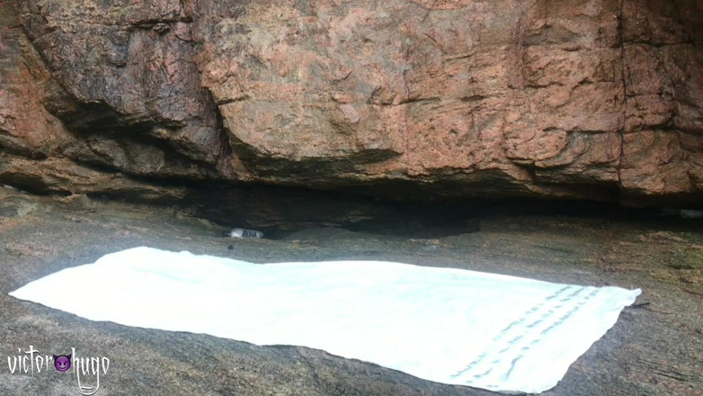 VictorHugo: Spotykać się z przyjacielem na plaży