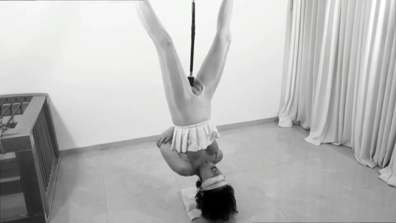 Bdsmlovers91: Benvenuti nella mia trappola di sborra 3: la macchina del sesso...