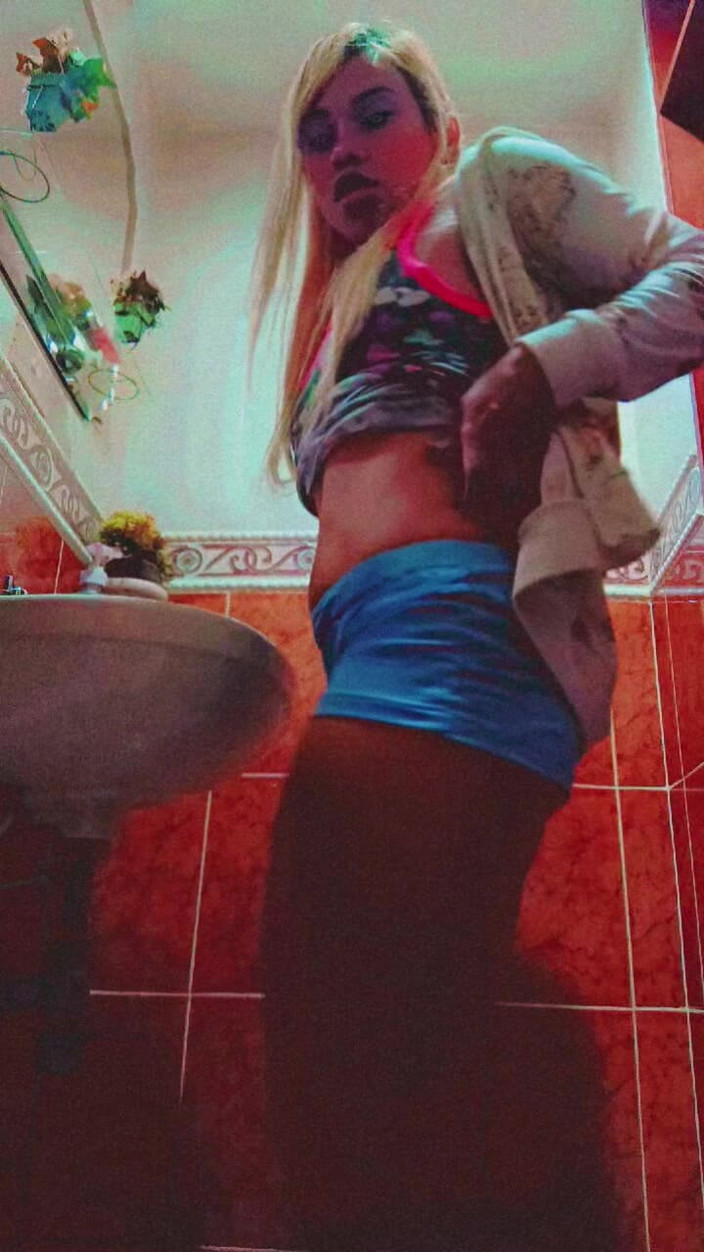 Barbychocolat: Delicius juega en tiempo de cuarto de baño necesita clítoris...