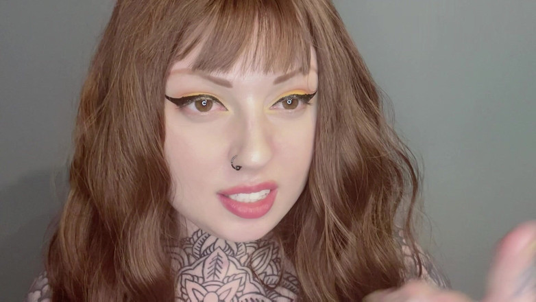 Miss Valentina: Swirlie, tâche d’esclave