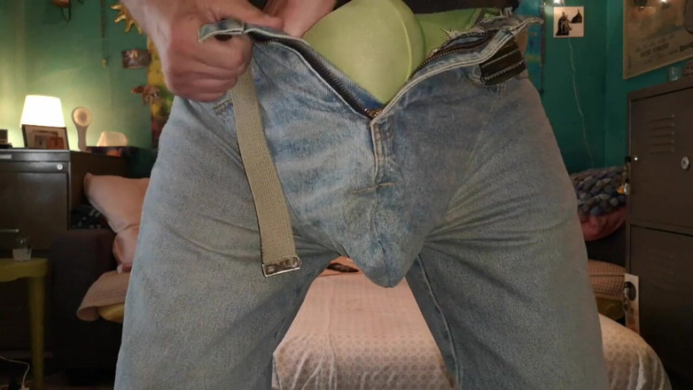 Monster_Meat_: Extremo abaulamento em jeans