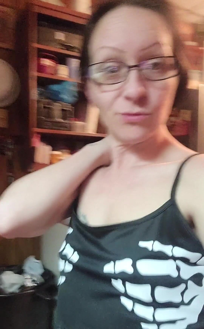 Raven Willow: 10 смердючих смачних пукає в очікуванні, щоб понюхати 4