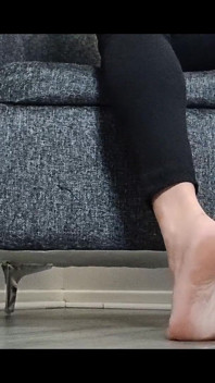 Stilettos dây đeo tuyệt đẹp và bàn chân