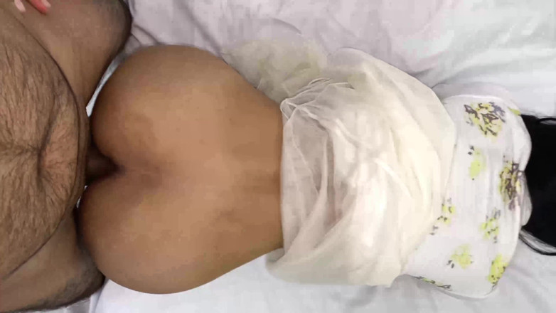 Desifilmy45: La chica virgen pidió que le follara el coño después...