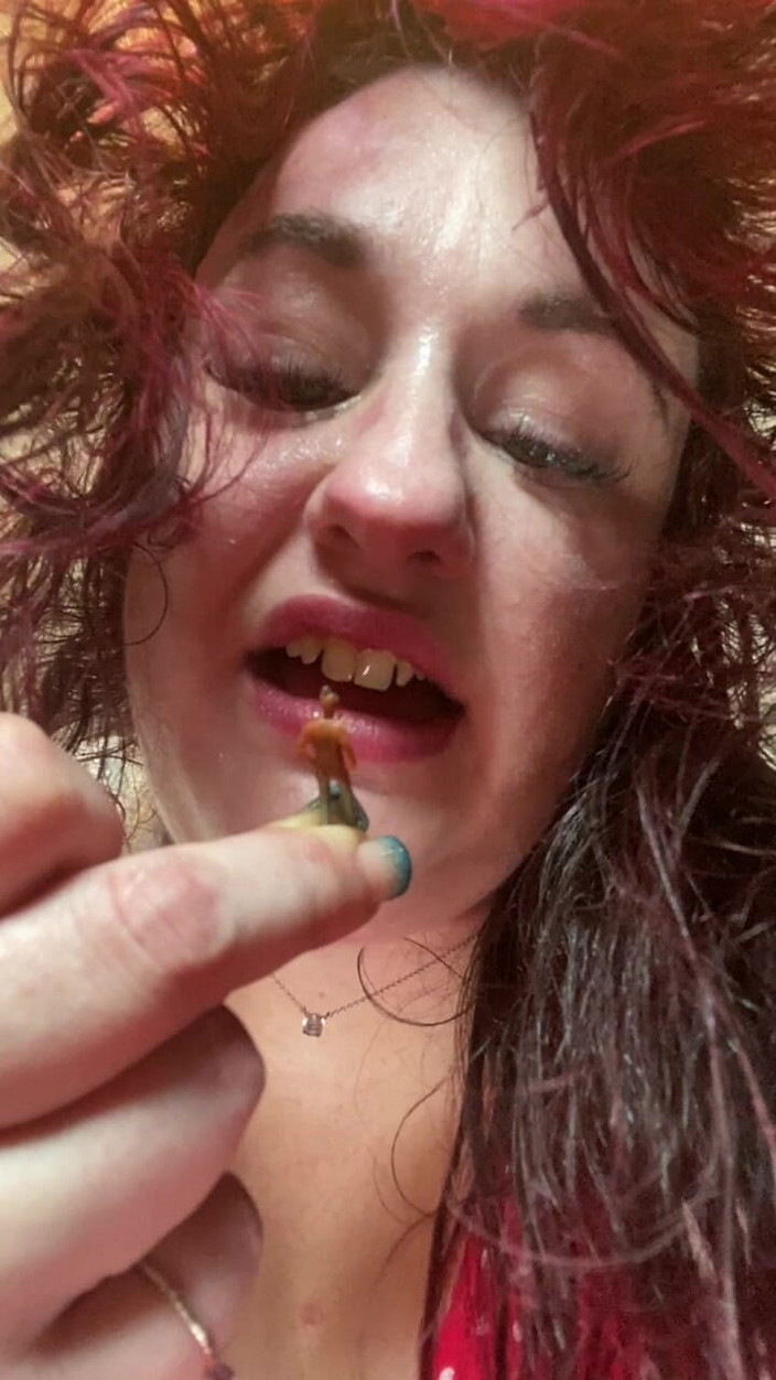 BellaBlast: Giantess Tiny Man Owocowa przekąski