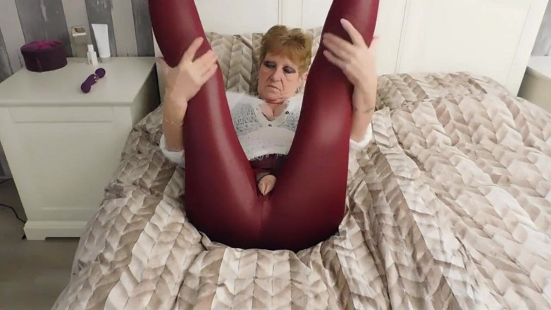 Nylon Ann: Legging rojo sin entrepierna