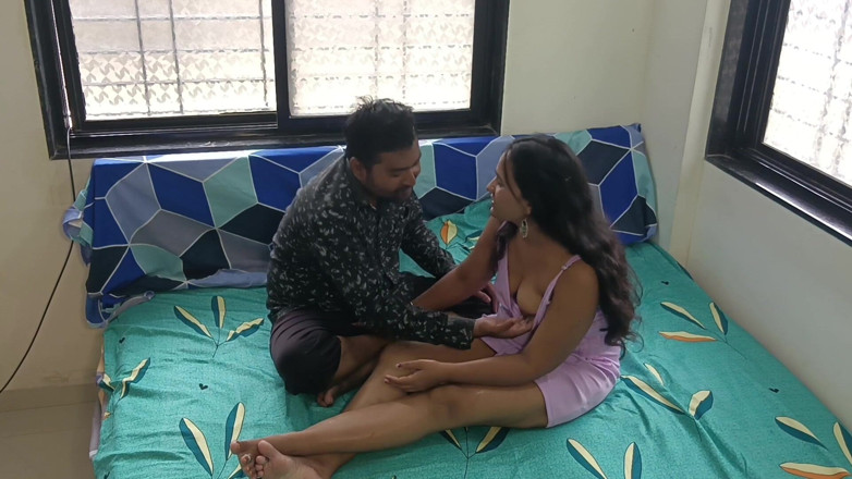 Horny Indian Couple: Vita reale desi moglie pompino