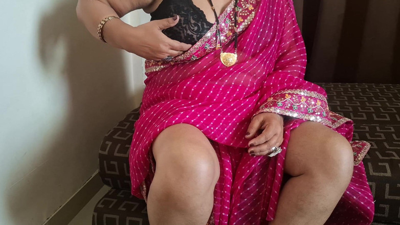TABOOBREAKERS: gulaabi saari vaali chodne laayak mammi shilpa khud ko pyar...