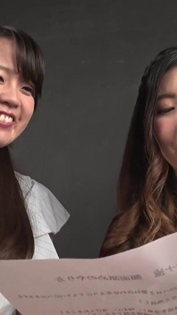 Lamiendo la cara sin restricciones: Tsubasa Ichimiya y Ako Maeda cumplen los fetiches más salvajes de sus fanáticos