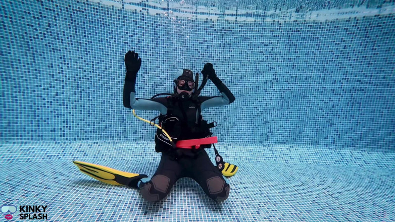 UKCuteGirl Lucy Lauren: Scuba Skills Underwater Training Session