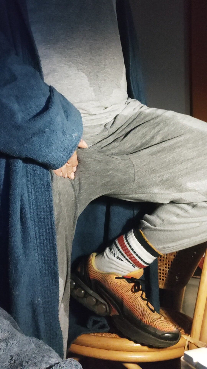 SmokedAlloy2: Schmutzige Socken, Pisse und der Dirtyjunkbro. Hammer!!!