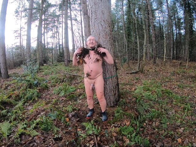 Andy: Dildo w lesie 3