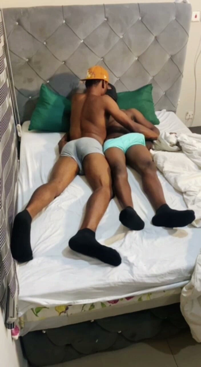 BLACKSHOOTERR: Invitó a Mi Novio Mejor Amigo a Mi Habitación De...
