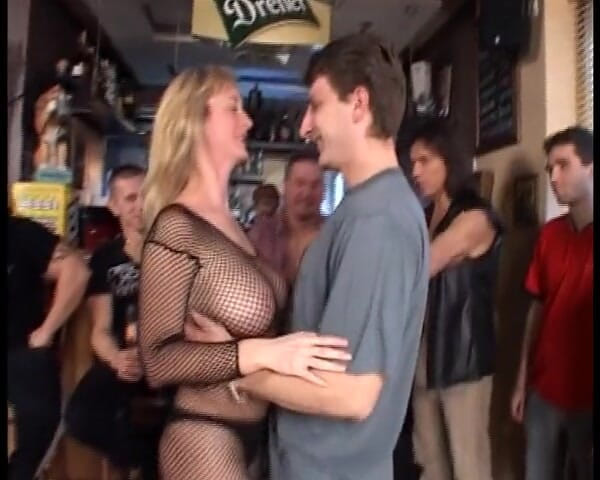 Fuck Cumshot Party: Brunette Swallows Everything - You've Never Seen so Much!