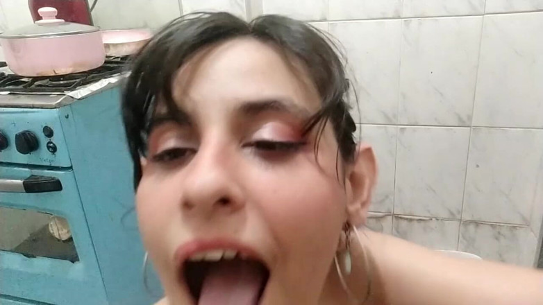 Ms Candy Bunny: Розпусна дружина 3 - трахни посуд, трахни мене