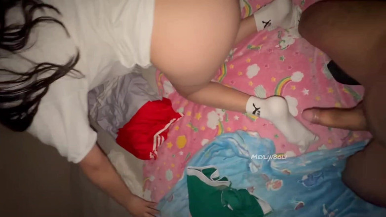 MeylinBoli: Celé Video Casting: Nevinná Školačka 18letá Velká Zadnice Si Plní Svůj Sen