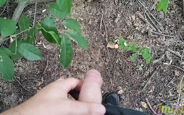 Amreis: Жорстка дрочка в лісі. Пульсуючий і багато сперми