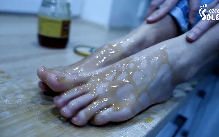 Czech Soles - foot fetish content: Bare feet in honey, a foot fetish yummy POV!