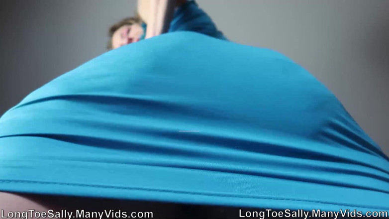 Long Toe Sally Big Buns: सुडौल बीडब्ल्यूसी