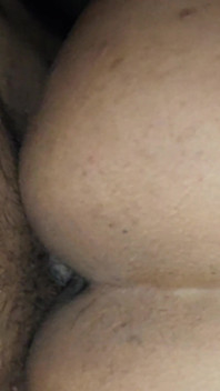 Mi virgen novia toma mi gran polla en su coño. Buena chica en posiciones sexuales con novio