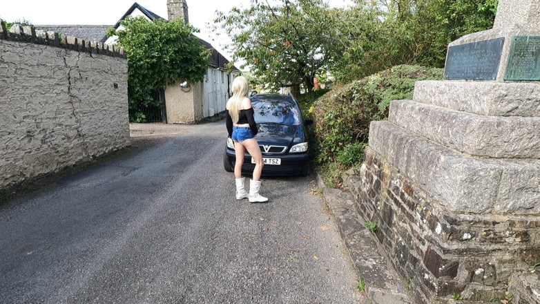The Midnight Minx: Stroll through the village