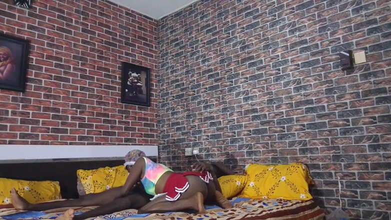 Sex naija 1: Perguruan tinggi terpanas di luar ruangan. Besar