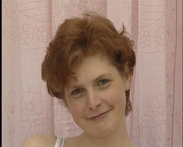 YOUR FIRST PORN: Menjerit dildo Anne