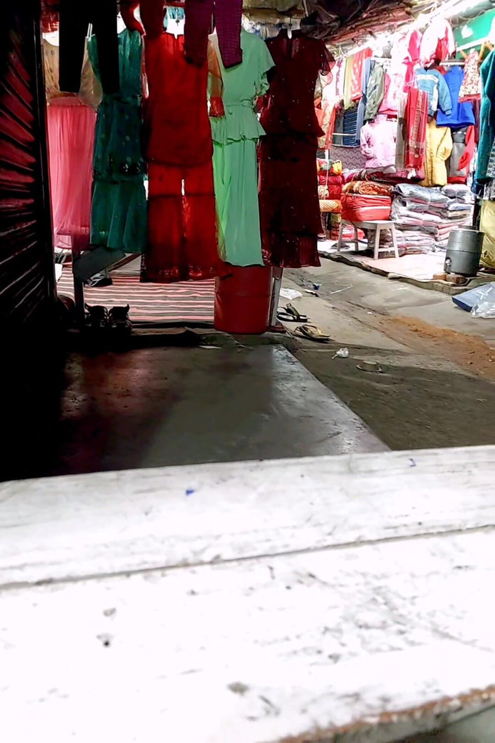 Sissy Bisexual: Trocando de lingerie no lugar