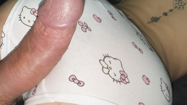 Emily 18: เสียความบริสุทธิ์ทางตูดของฉัน - ลูกพี่ลูกน้องชายของฉันแหกตูดแน่น ๆ ของฉันครั้งแรก – ฉันเปลือยฟรี