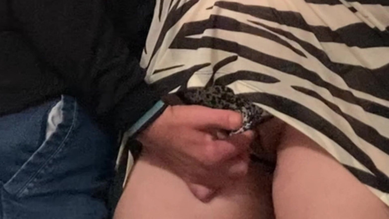 Niki studio: हे भगवान!! कुछ बूढ़ा आदमी मेरी चूत के साथ खेलता है