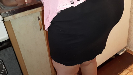 Lesbian-illusion: Min heta styvmamma i en minikjol vet inte ens att...