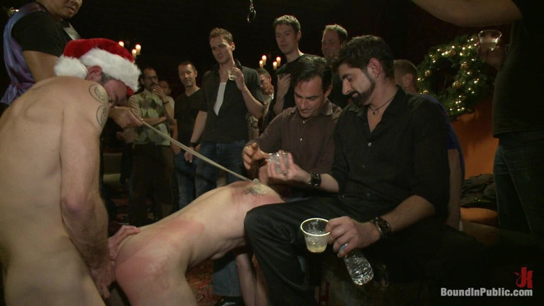 Bound in public: Selamat Hari Libur!