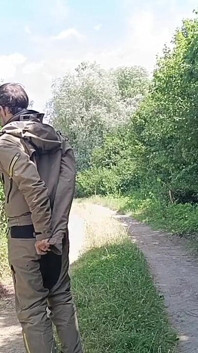 Riscant pe un câmp pustiu / Riscant solo în aer liber