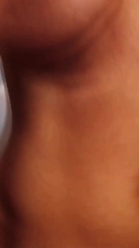 Totally Tabitha kocası dışarıdayken anal seks için çağrısını arıyor