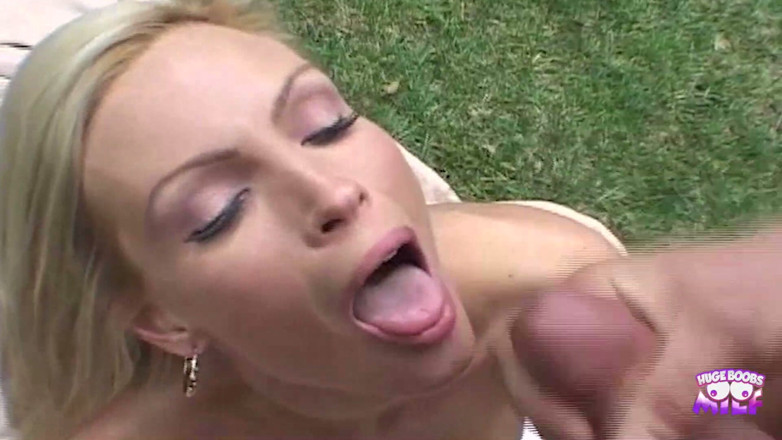 Huge Boobs MILF: Stare i młode wilgotne kanapy zabawy z Alysa Dior i...