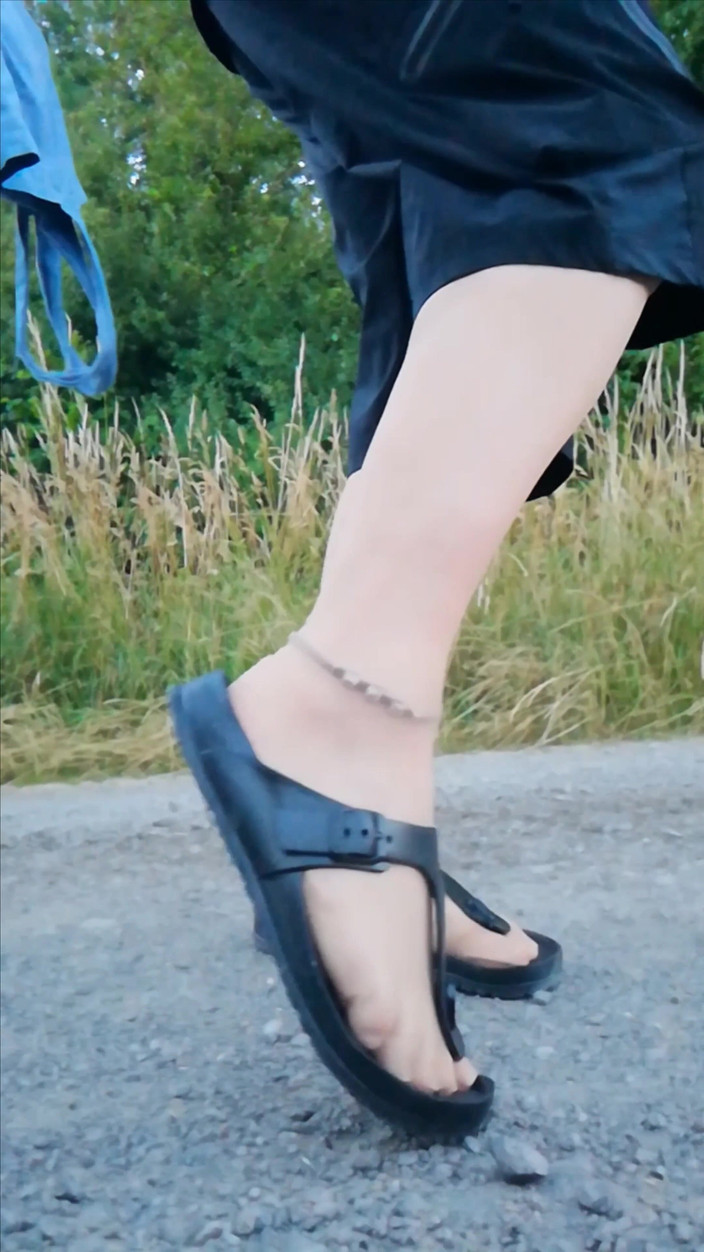 Carmen_Nylonjunge: Carmen nylonjunge si spoglia fino ai collant