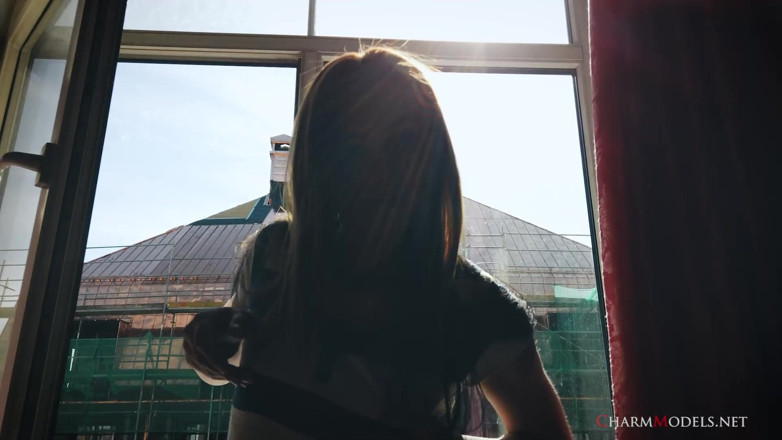 CharmModels: 창가에서 선샤인 레드 헤드 베이비의 레아