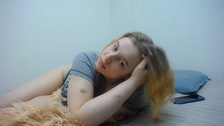 JuiceLussie: Лижи мою дупу і цілуй моє тіло!!