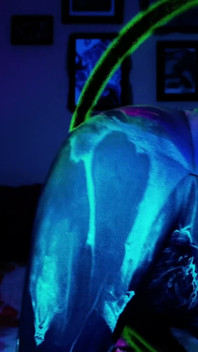 Neon Raver Pune un ambreiaj de ouă în uv, apoi le împinge pe toate și pișă: Ovipositor și Seducție Joc de ou
