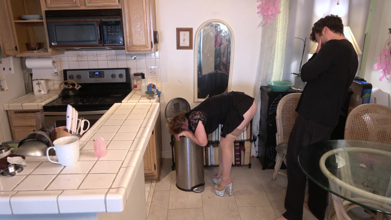 Erin Electra: Stepmom stuck in the garbage can needs sex to get...